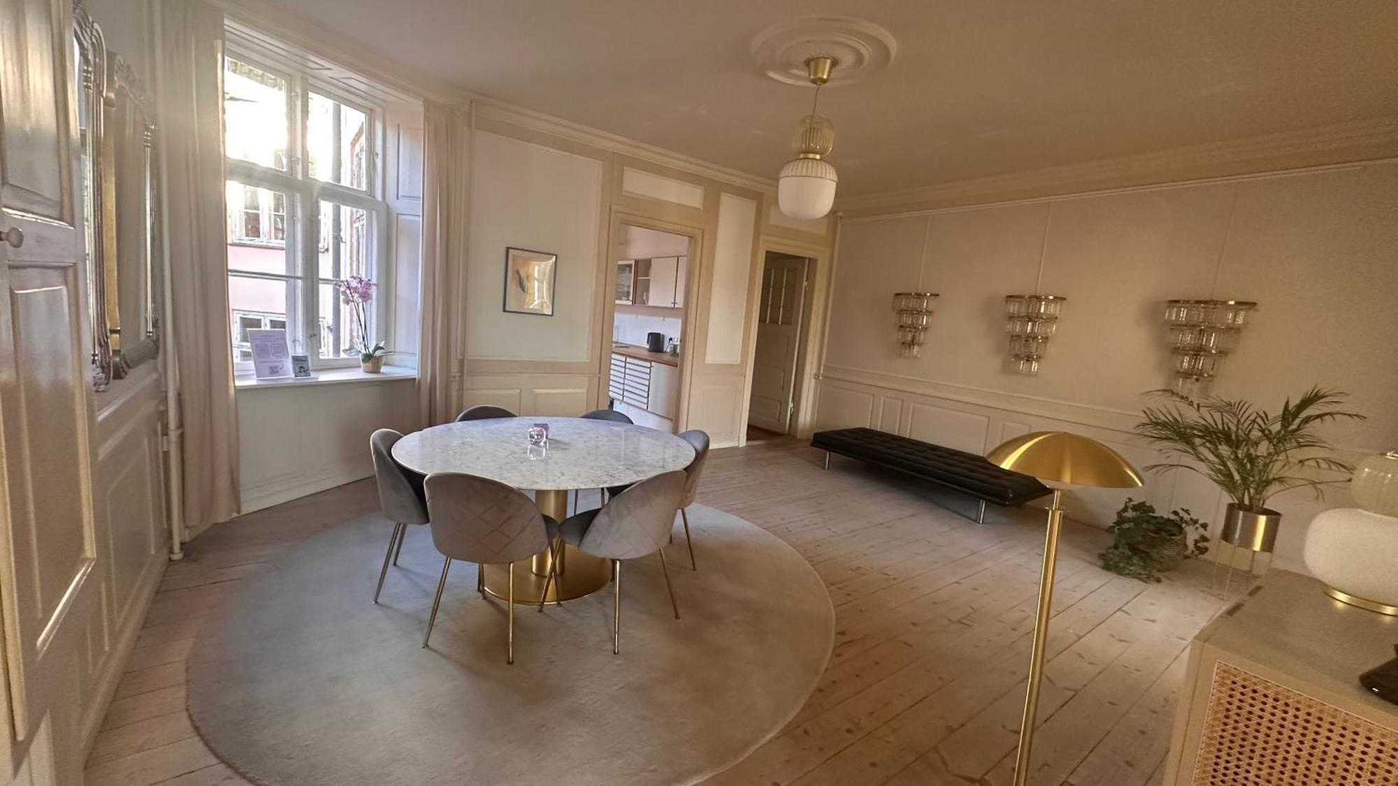 The Square - Carolinas Apartment